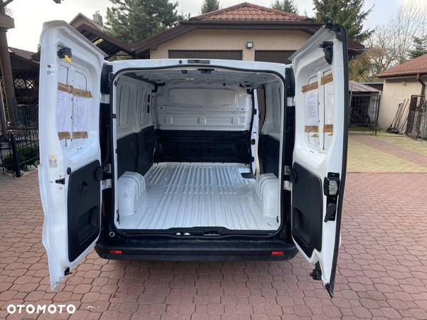 Opel VIVARO L2 H1 LONG  120 koni klima  tempomat czujniki cofania - 8