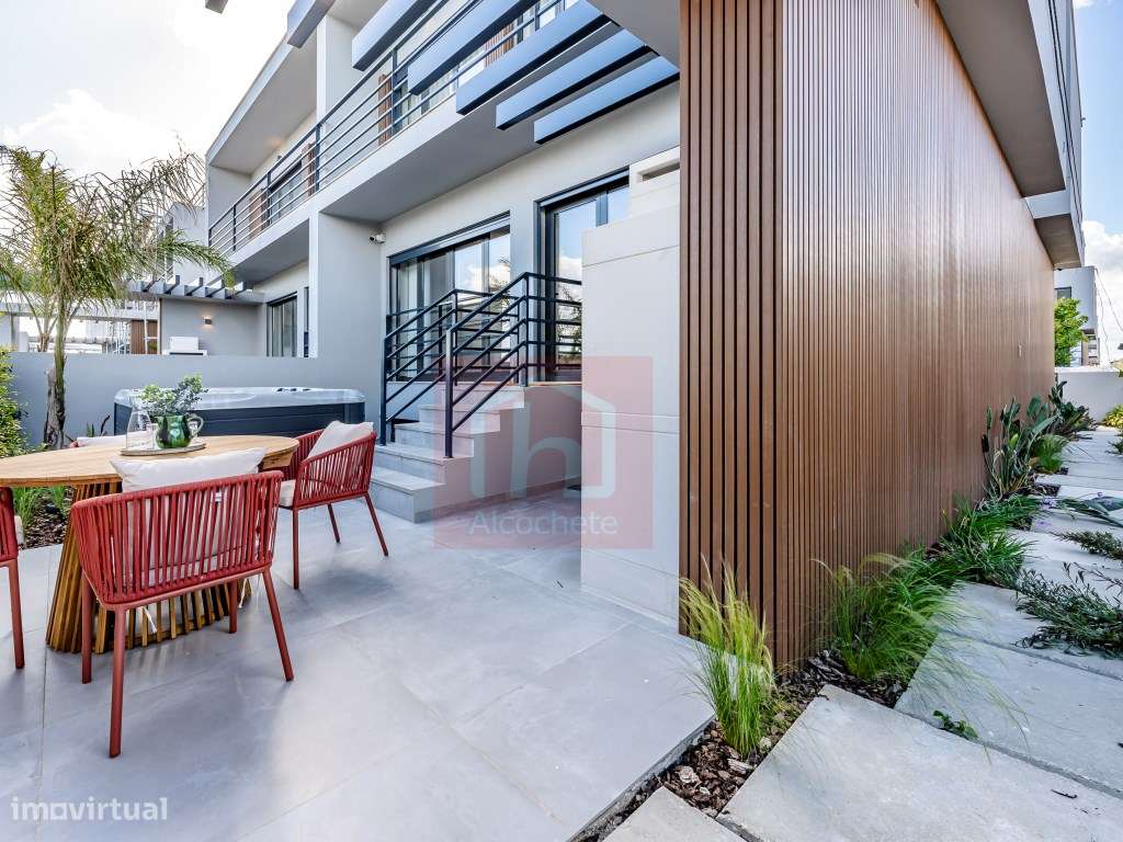Moradia T4 geminada + Rooftoop em Alcochete-42