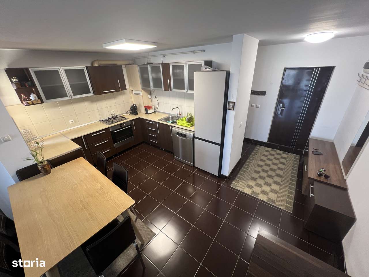 Apartament în Vila cu Garaj-4