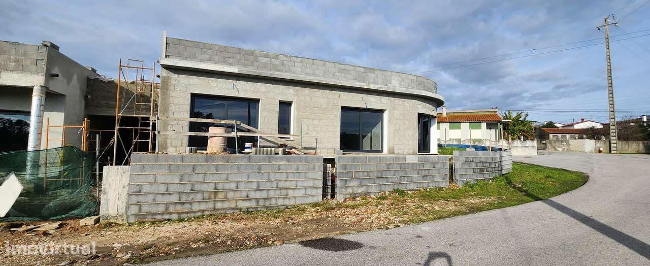 Moradia T3, térrea, geminada com garagem e jardim. Fração "B" - Grande imagem: 5/11