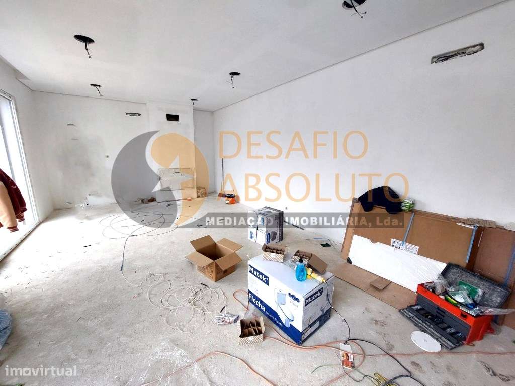 Moradia Isolada Térrea T4, com Piscina e Garagem. Azeitão-12