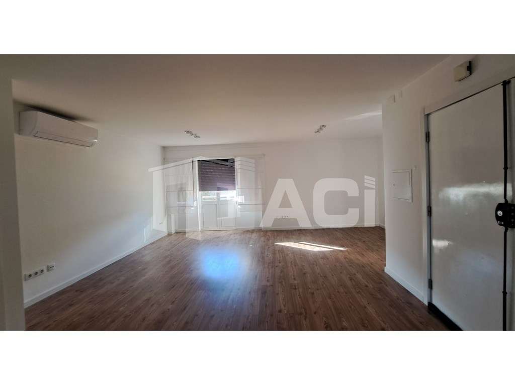 Apartamento T3 -junto à Av. Marquês de Pombal - Grande imagem: 4/27