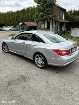 Mercedes-Benz Klasa E 250 CDI Coupe 7G-TRONIC - 4