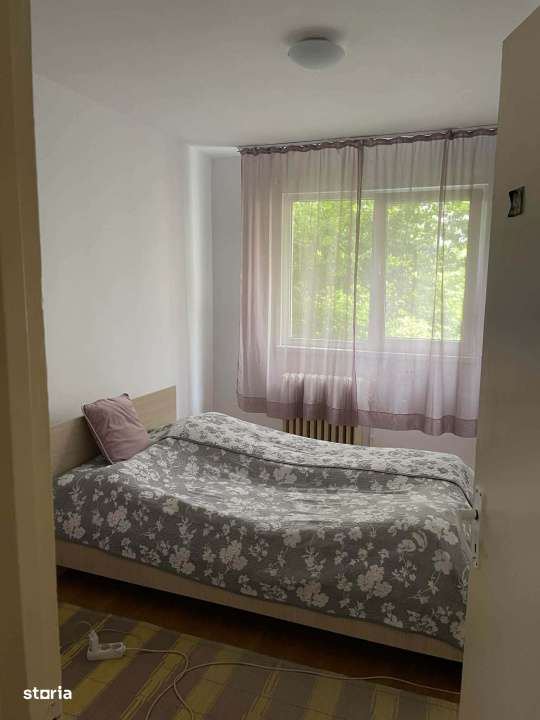 Vanzare apartament cu 3 camere str Fantanele-1