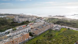 Apartamento T2 c/ vista mar | Lugar de garagem | Praia da Madalena