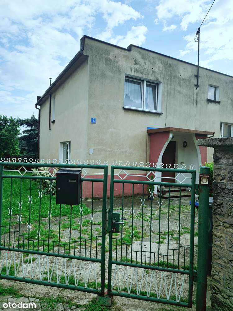 Wolnostojący dom z piwnicą i garażem
