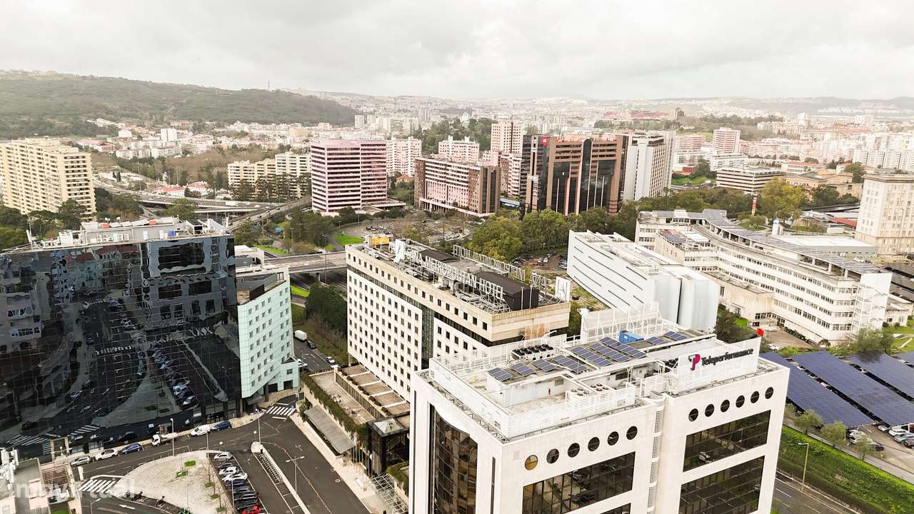 Apartamento T3 Totalmente Remodelado | Bairro de Santos / Rego – Lisbo-28