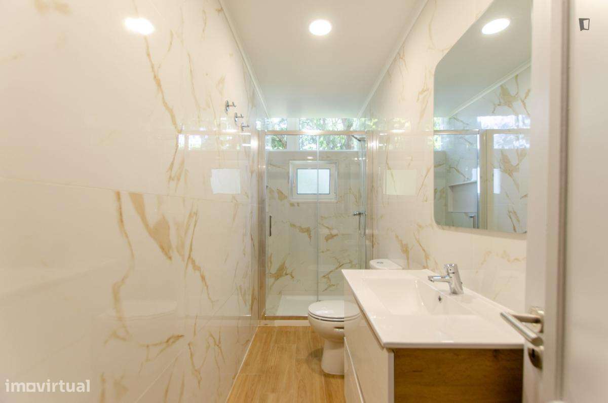 Quarto - localizado em Carcavelos Lisbon - Grande imagem: 2/13