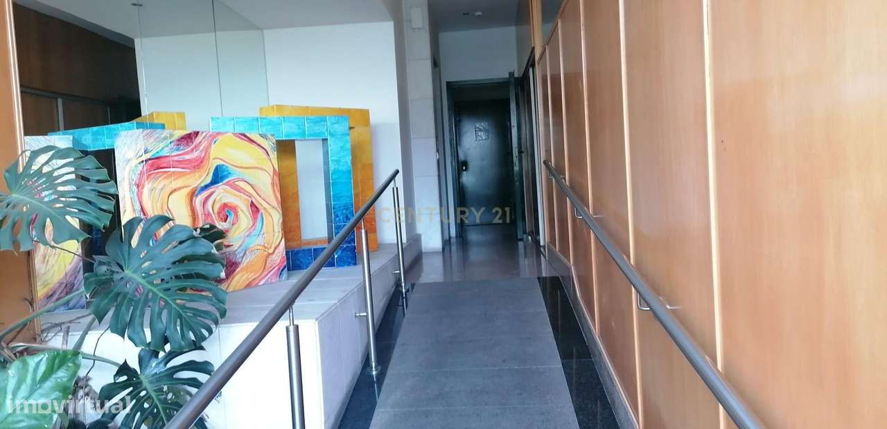 Apartamento de 4 Assoalhadas com Vista sobre o Parque da Paz situado n-23