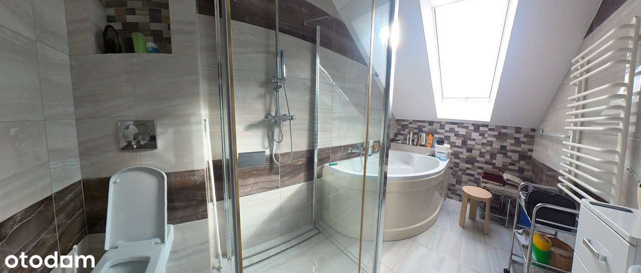 Przestronny dom z 6 pokojami w cichej okolicy-15