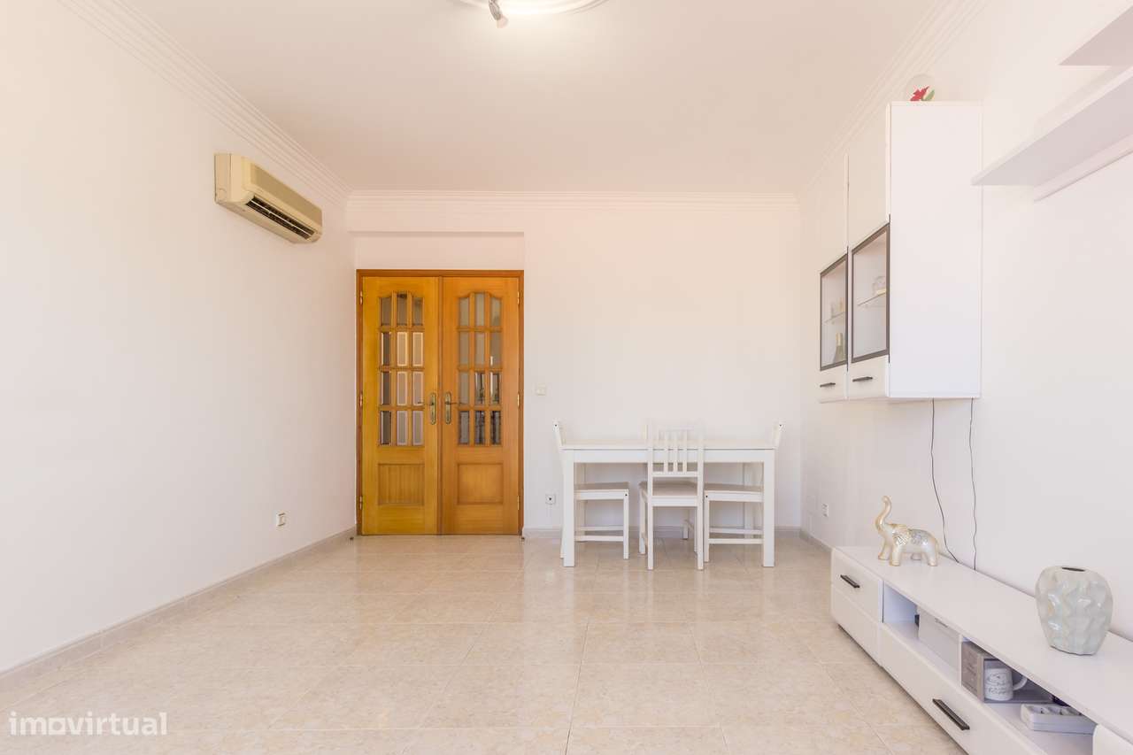 Apartamento T2 na Quinta do Conde-2