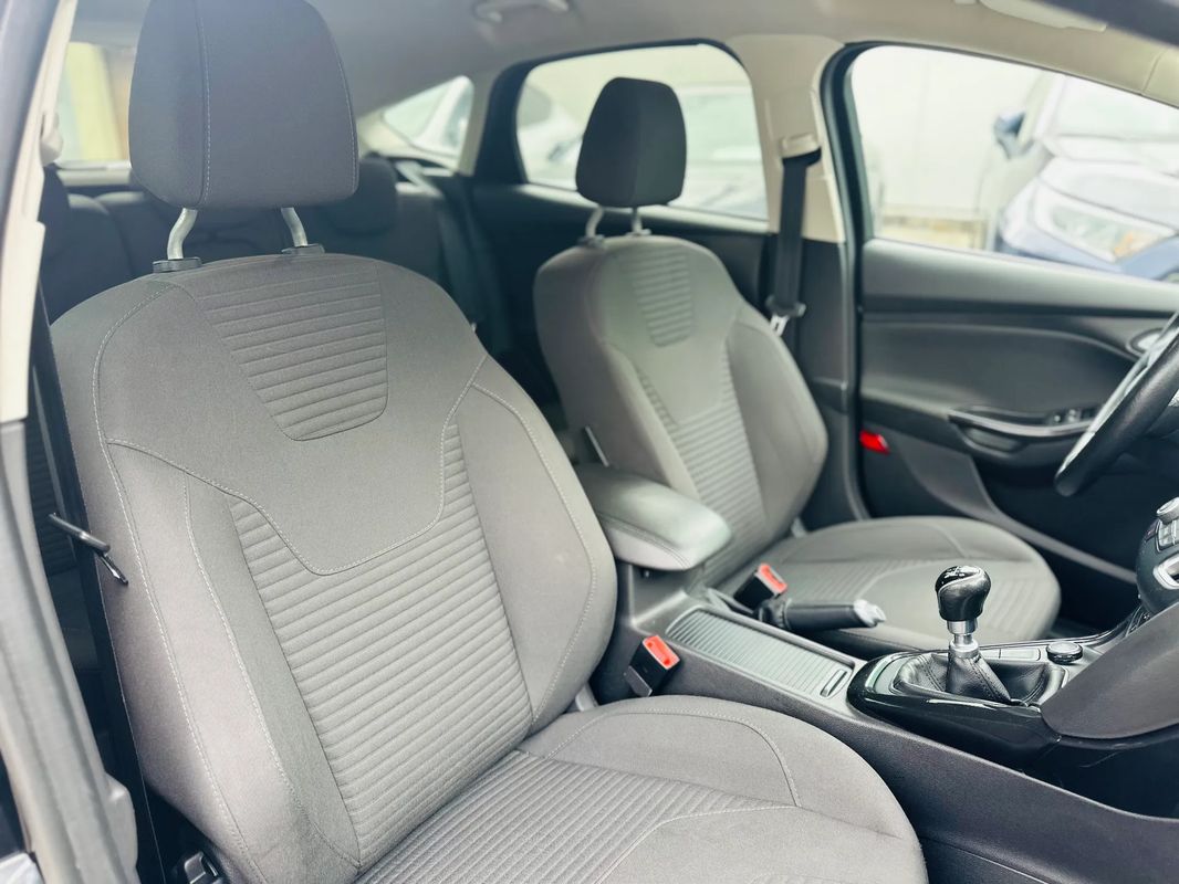 Ford Focus 1.0 EcoBoost Titanium - 19