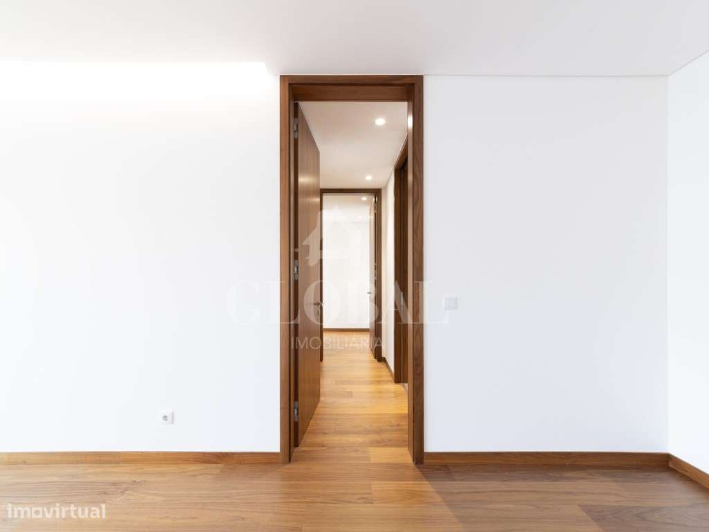 Apartamento T2 Condomínio HILGARDEN-5