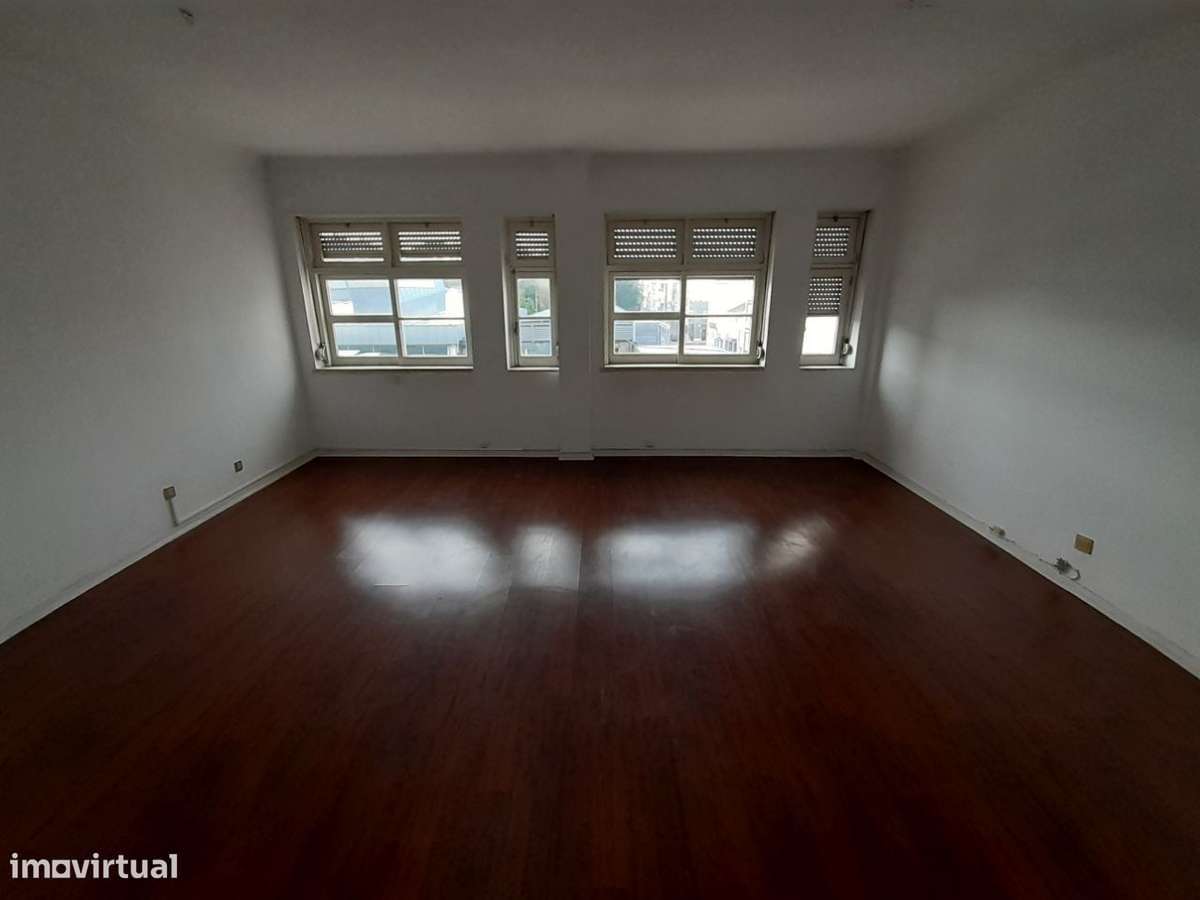 T3 no centro do Barreiro com terraço - Grande imagem: 4/24