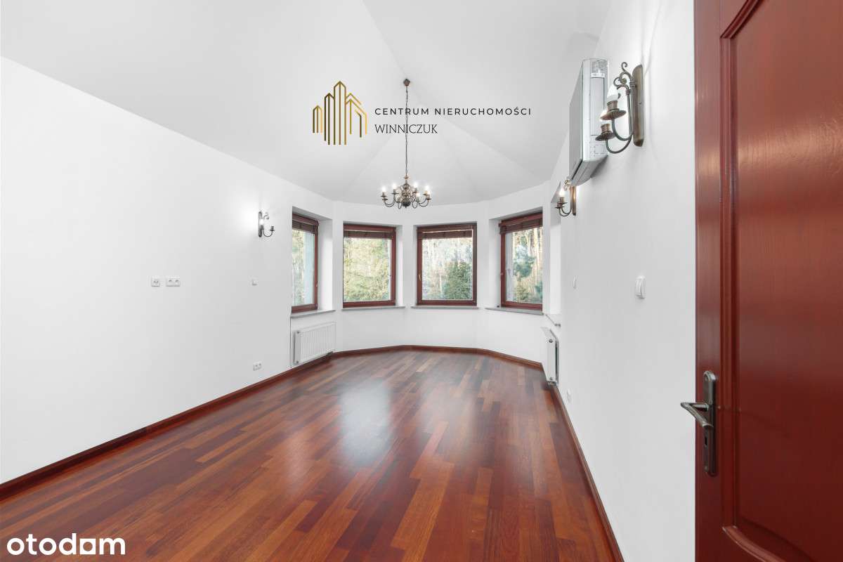 Rezydencja z basenem tuż przy lesie-3