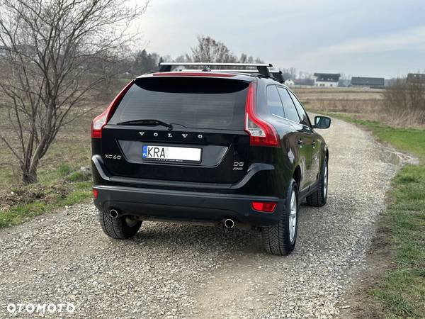 Volvo XC 60 D5 AWD Momentum - 4