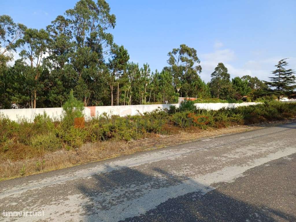 Terreno de 2100m2 com fácil acesso à Zona Industrial das Caldas da ...-0