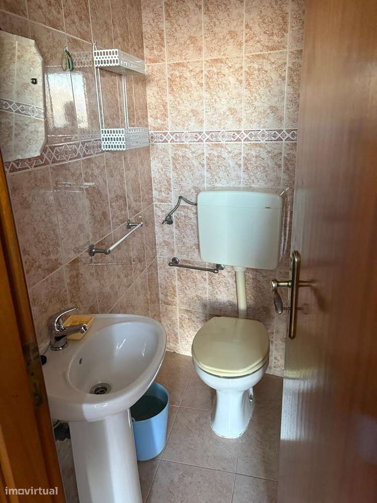 T3 em banda pronta a habitar com sótão habitável-6