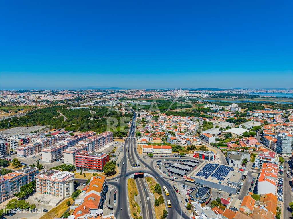 Excelente Apartamento T2 nas Paivas - Ótimo Potencial e Localização...-48