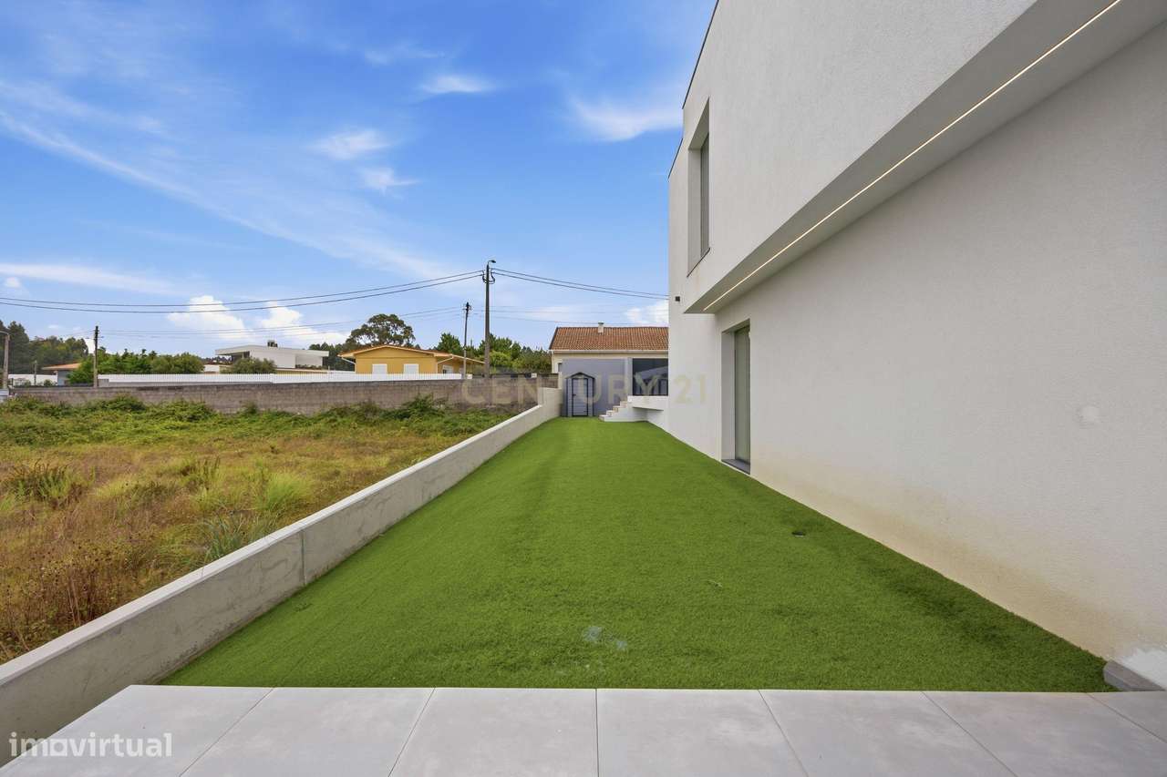 MORADIA T3  COM PISCINA E JARDIM | VALADARES | JUNTO AO MAR-38