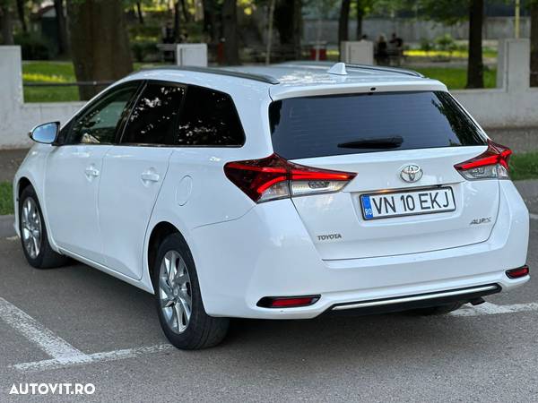 Toyota Auris 1.6 D-4D Touring Sports Comfort - 5