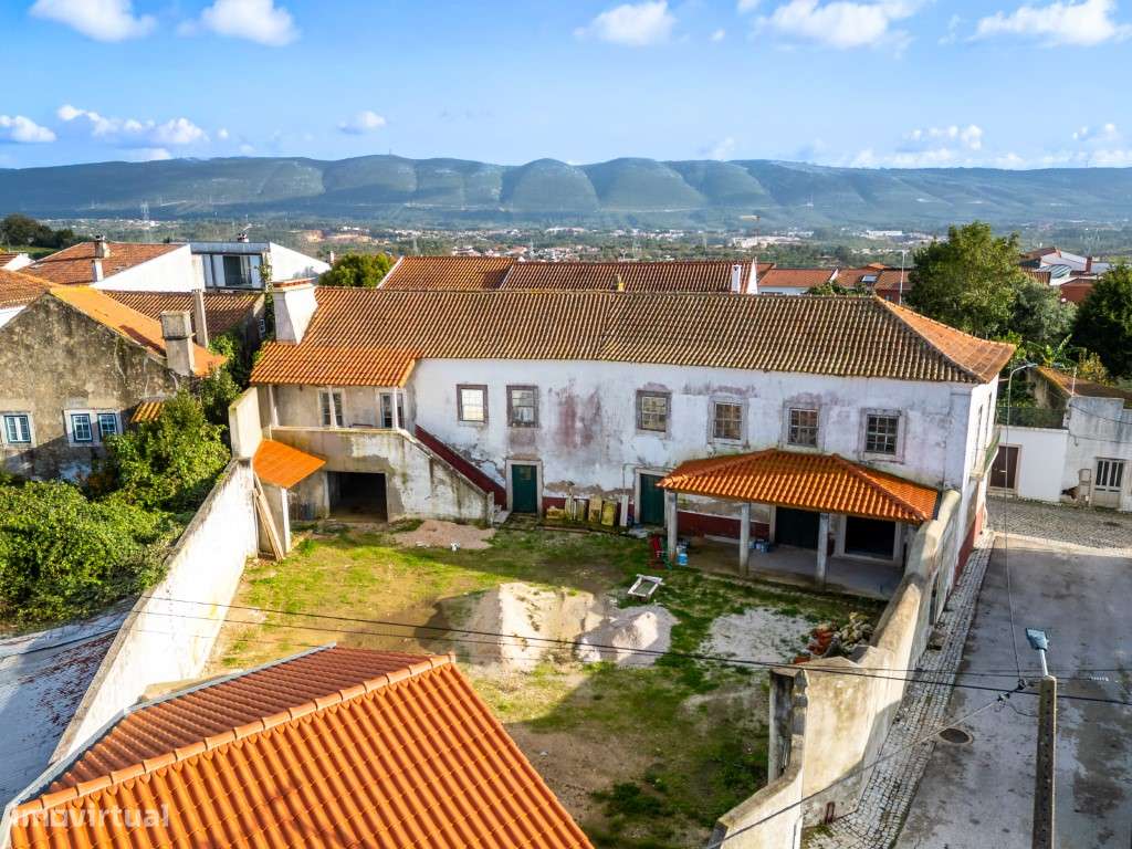 Moradia de Luxo com jardim no centro histórico de Aljubarrota, Alco...-30