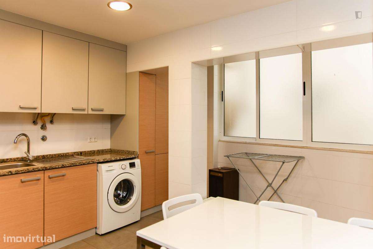 Quarto - localizado em Cidral Coimbra - Grande imagem: 2/22