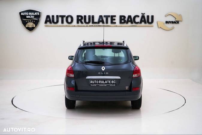 Renault Clio - 11