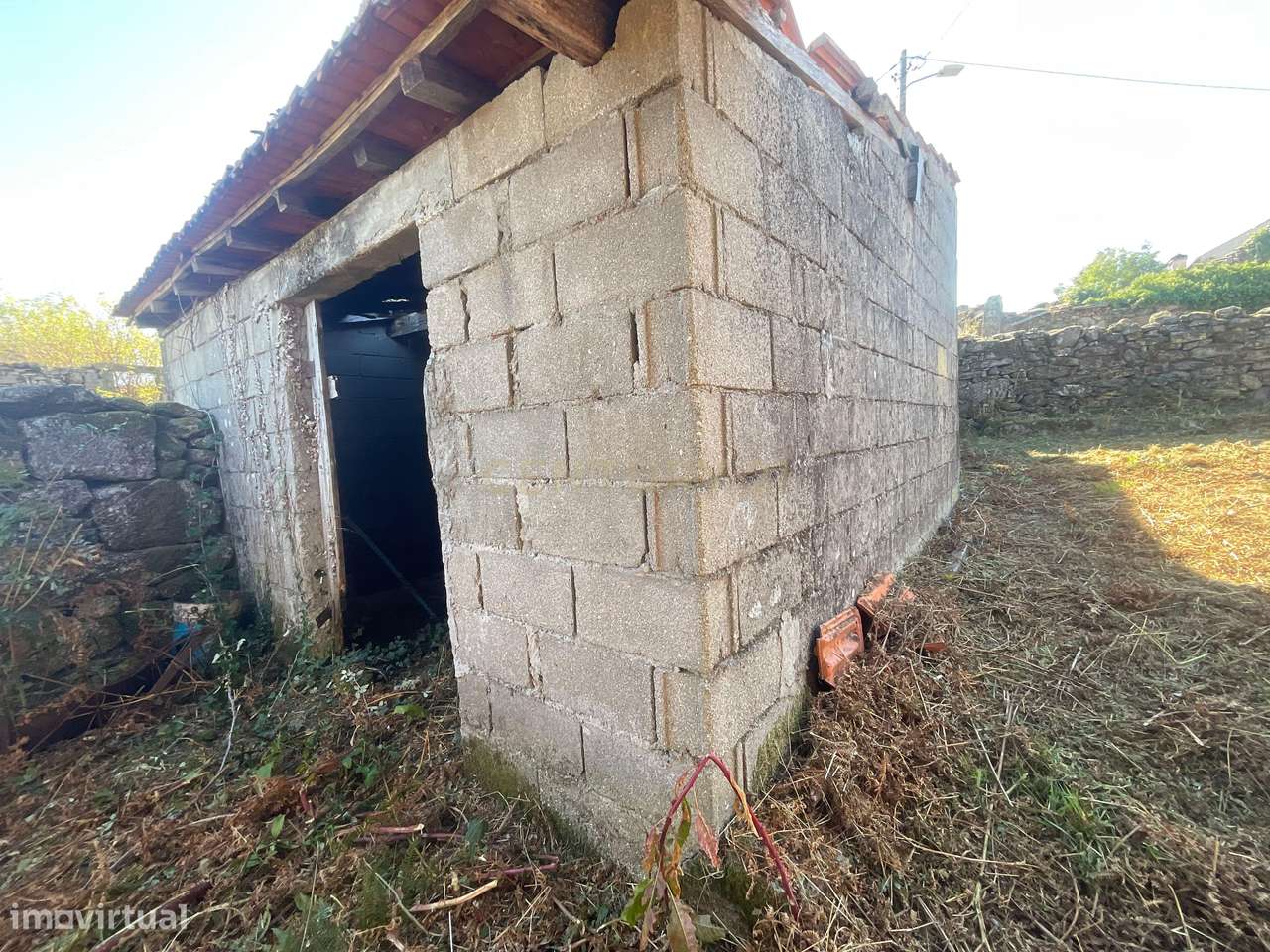 Moradia para restauro em Boivão, Valença - Grande imagem: 4/10