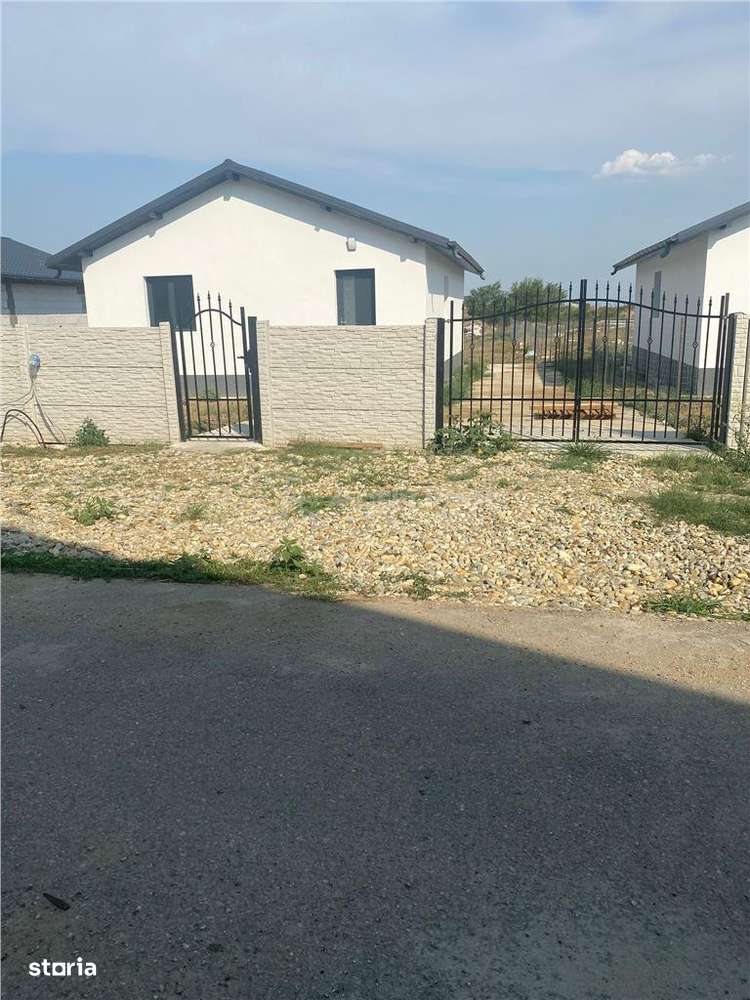 Case individuale-Mihailesti-Giurgiu-Mutare Imediata-STB la 100 m - Imagine principală: 1/20