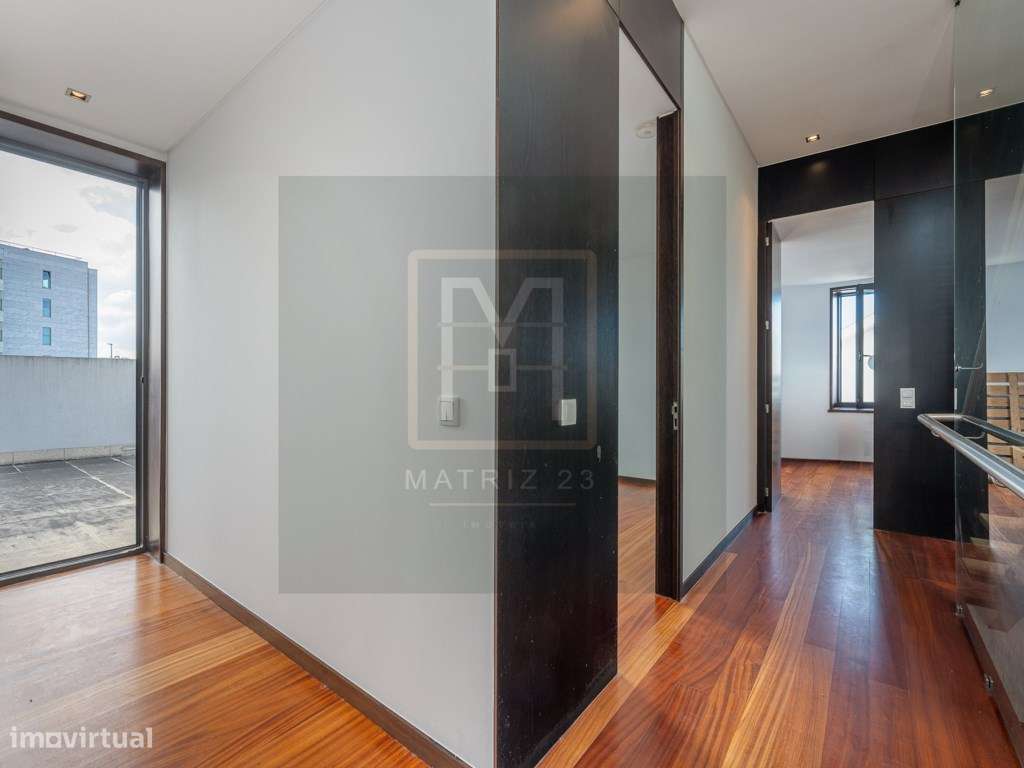 MORADIA T4+1 | 2 TERRAÇOS | LOGRADOURO | GARAGEM | PORTO-56