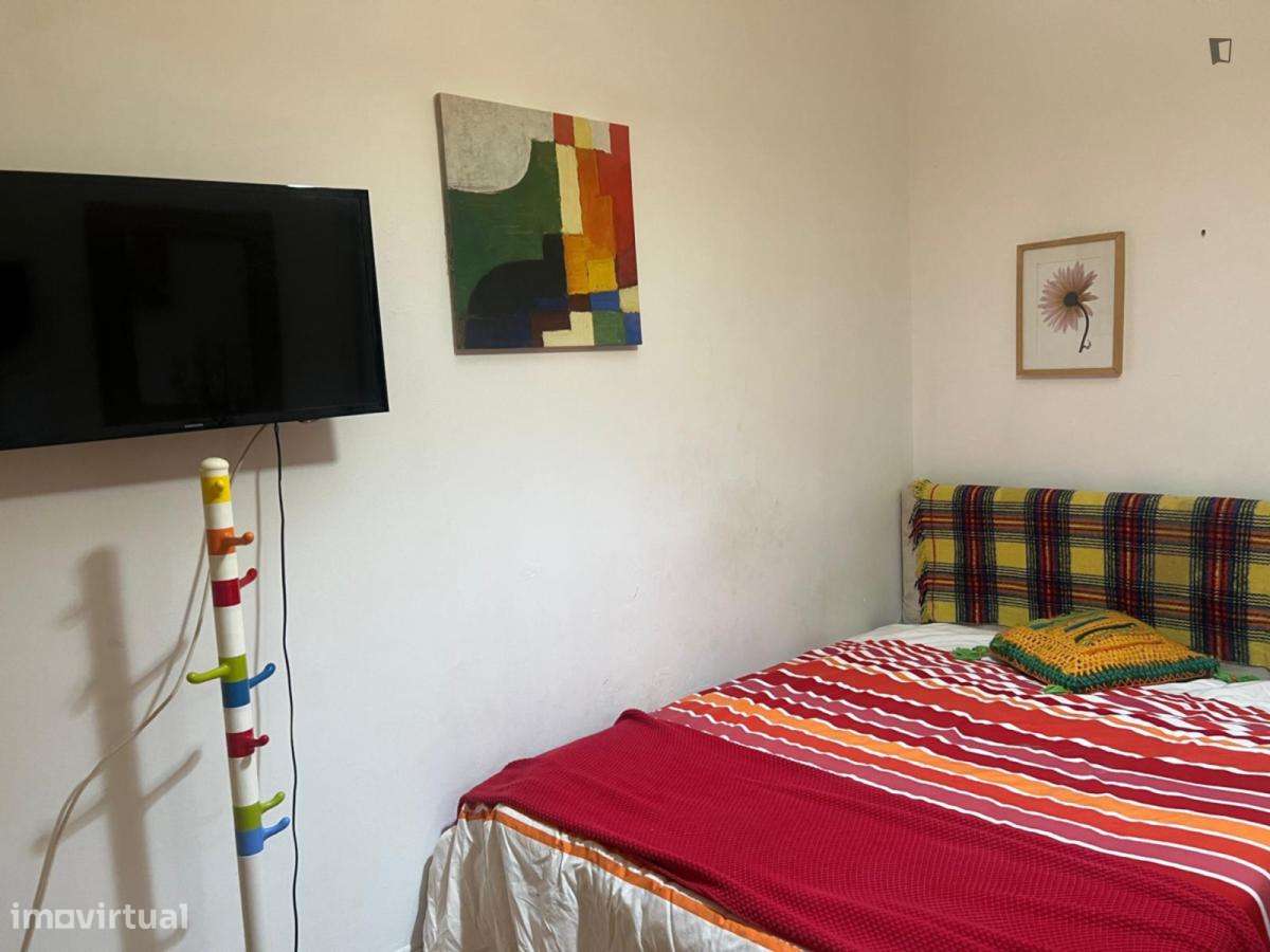 Quarto - localizado em Penha Lisbon - Grande imagem: 2/7