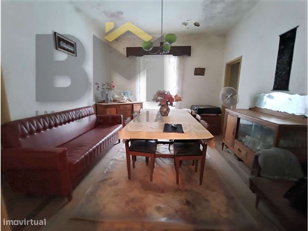 Duas moradias para recuperar na Aldeia de Lousa. - Grande imagem: 4/48