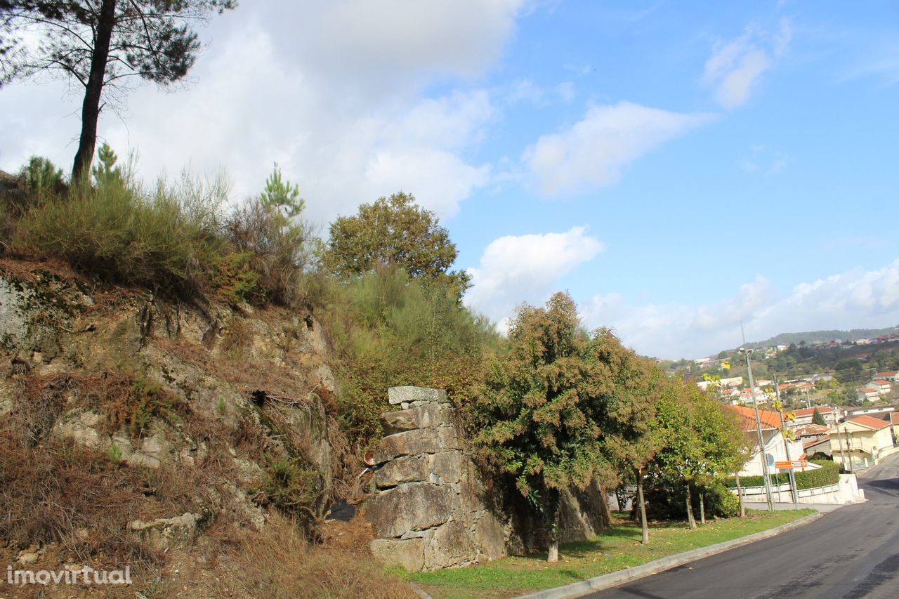 Terreno Para Construção  Venda em Caldas de Vizela (São Miguel e São J