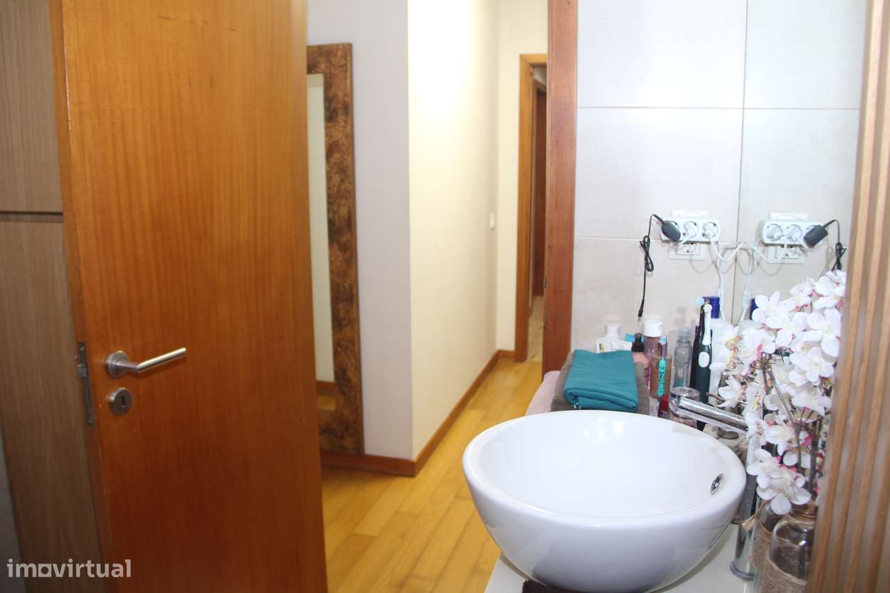 Apartamento T3 com 2 frentes na Maia-35