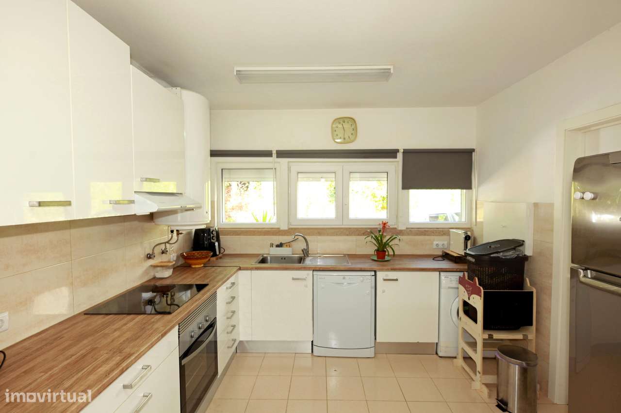 Moradia T2 + T1 no Bairro da Petrogal na Bobadela - Grande imagem: 5/32