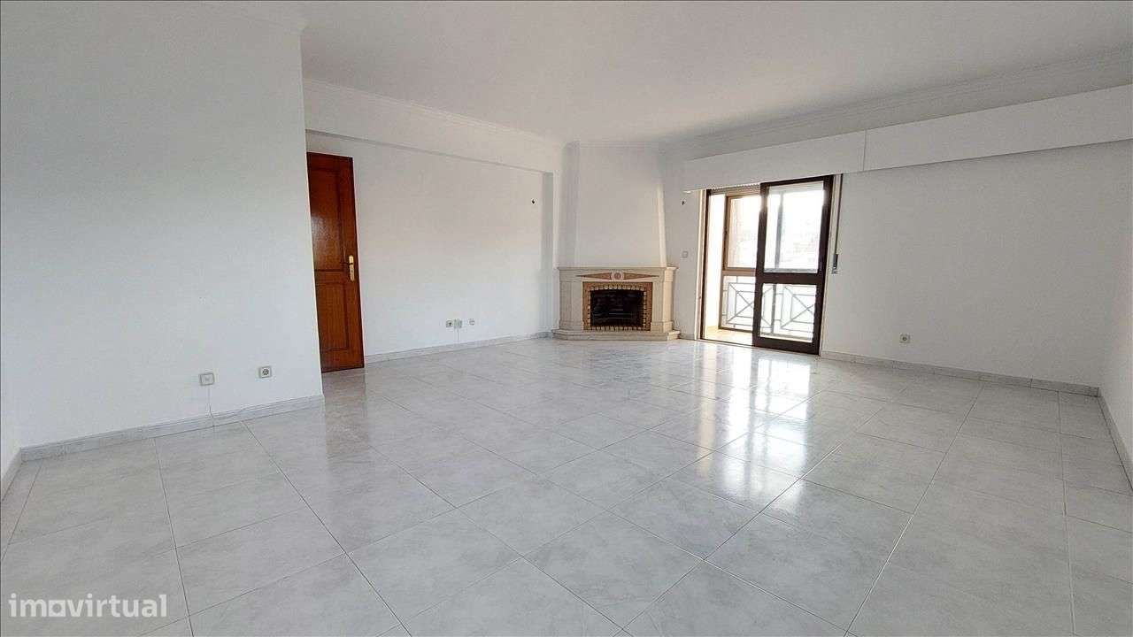 Apartamento T2 em Belas, Sintra - Grande imagem: 1/16