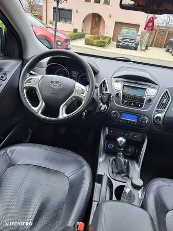 Hyundai ix35 2.0 CRDi 4WD Style - 5