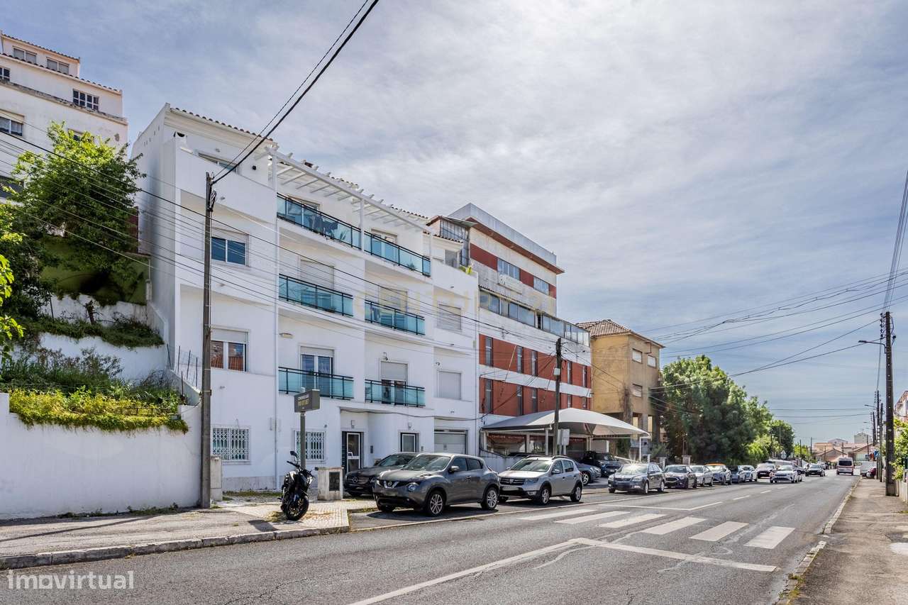 Procura espaço e conforto? Veja este T4 Duplex-34