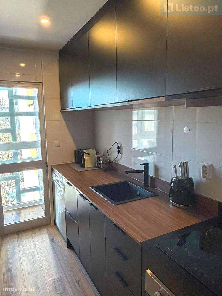 Apartamento T2 Santo António dos Cavaleiros-15