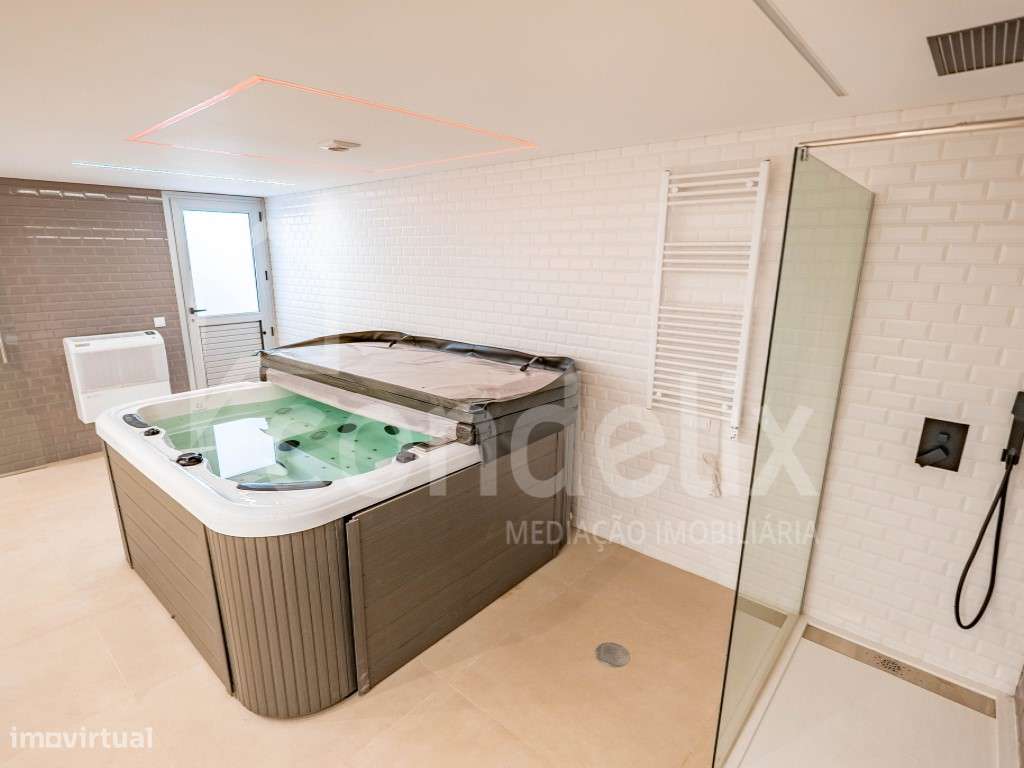Moradia T3 com terraço, piscina e decoração de autor, Madalena-49
