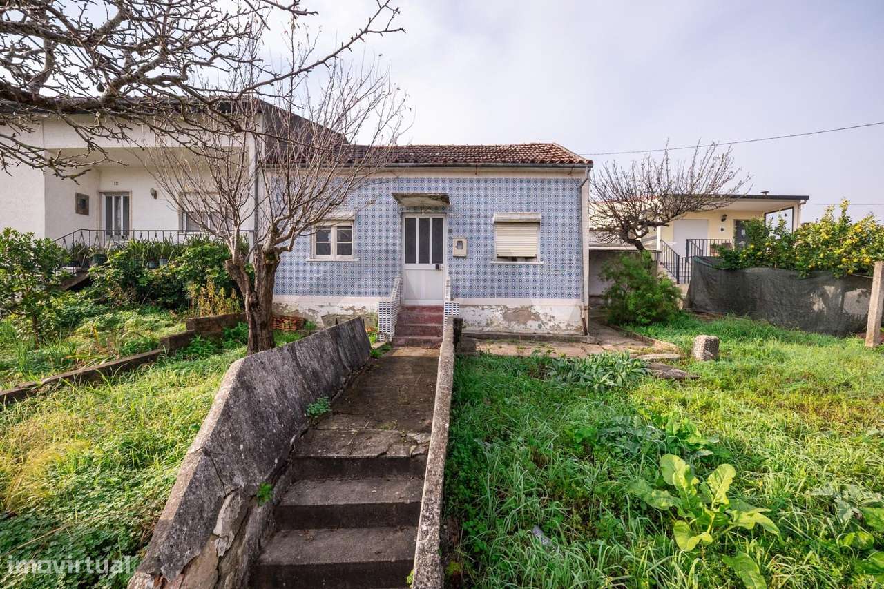 Moradia T3 para reabilitar a 10min de Coimbra - Grande imagem: 2/36