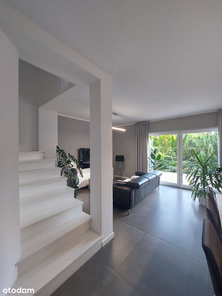 Dom w ciekawej aranżacji, wysoki standard, coś pięknego, parking-0