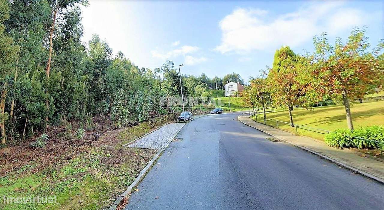 Terreno com 2 900 m2 em Crestuma - Grande imagem: 3/14