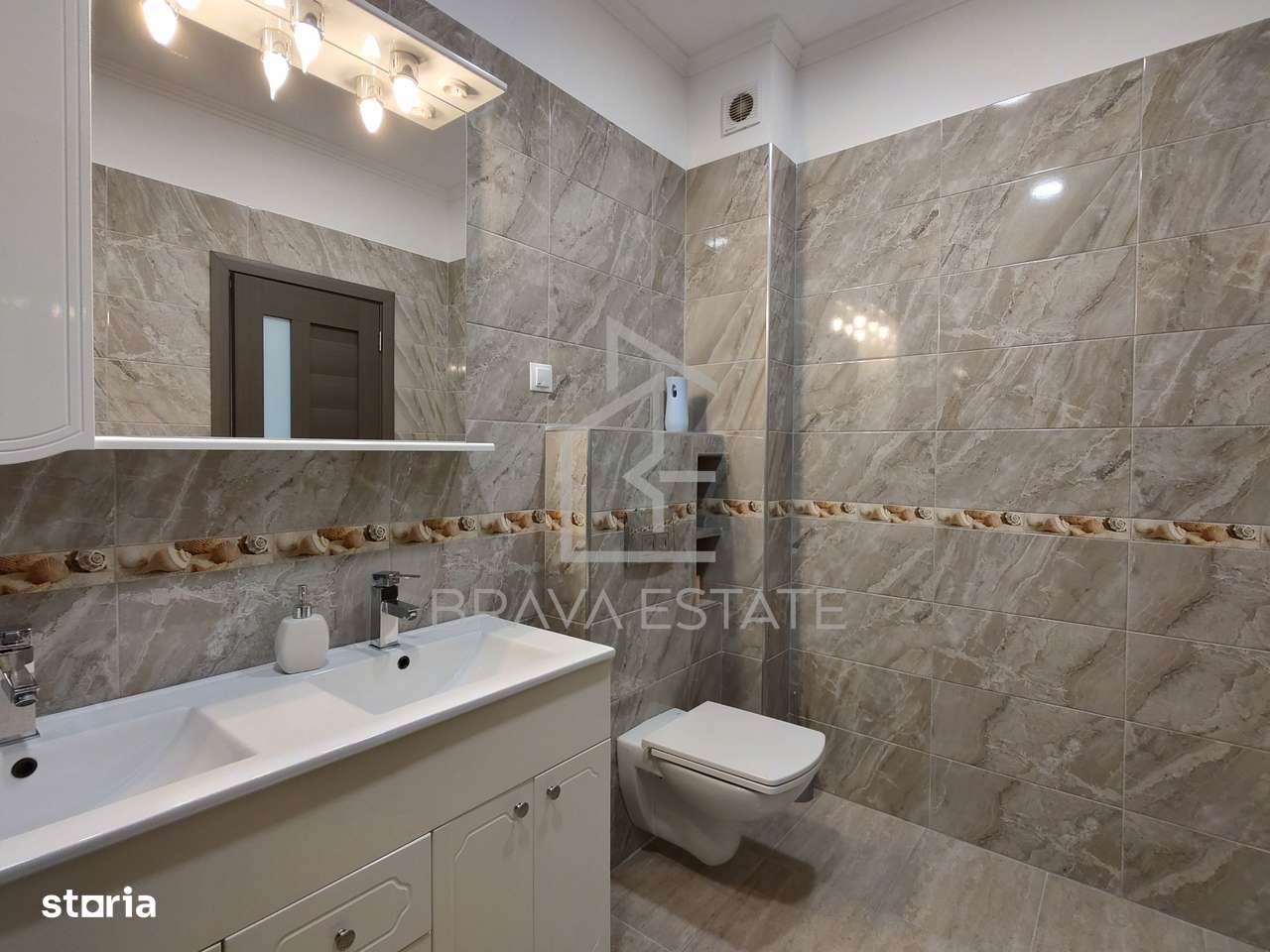 Apartament 3 camere, 80mp, mobilat, 2 balcoane, parcare, zona Terra-7