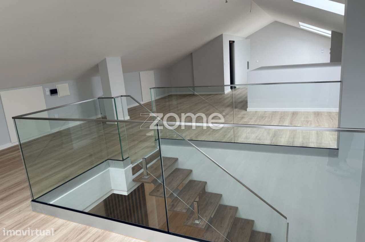 Apartamento T3 com Mezanino – 3 lugares de garagem-7