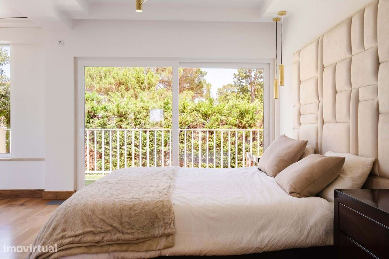 Moradia Exclusiva T5 Isolada – Condomínio Privado de Prestígio em Bice - Grande imagem: 1/36