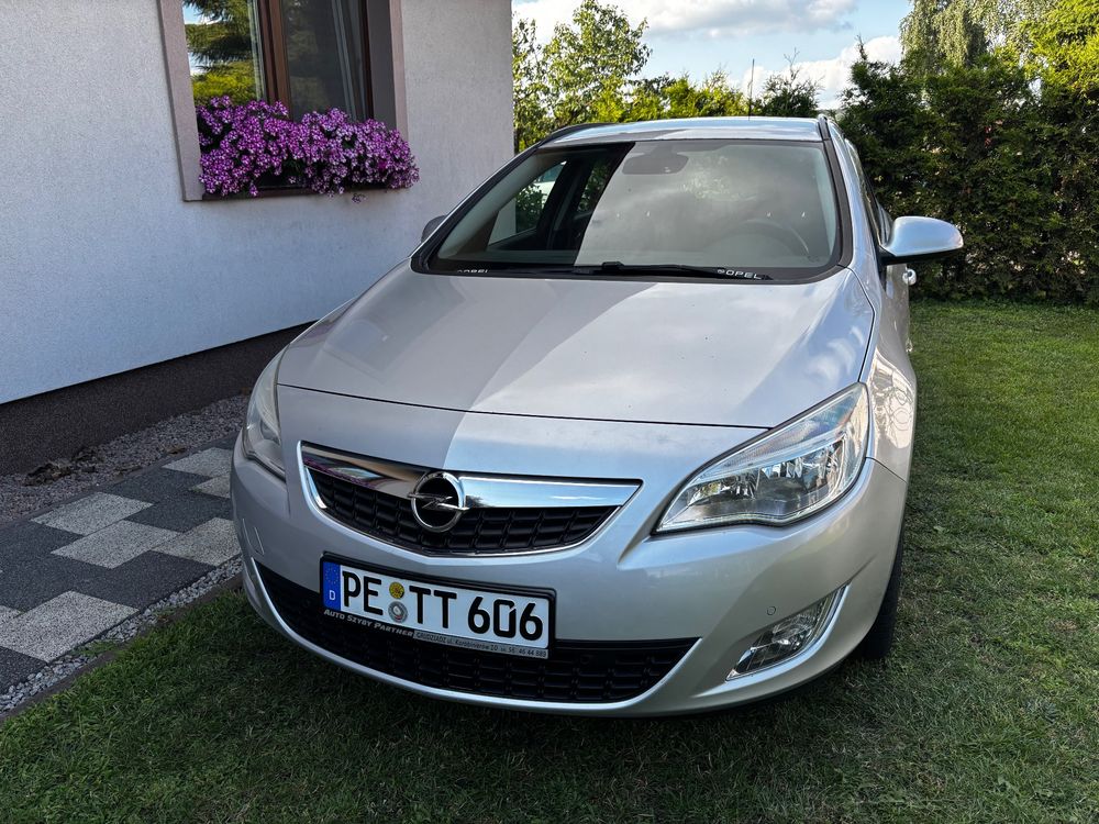 Opel Astra J (2009-2019) 2011