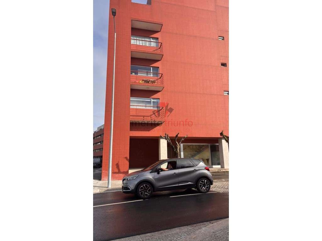 Oferta da escritura e Registo - Ap. T3 - Vila das Aves-19