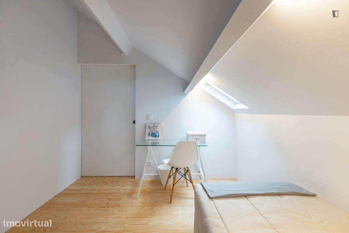 Quarto - localizado em Paranhos Porto - Grande imagem: 4/16